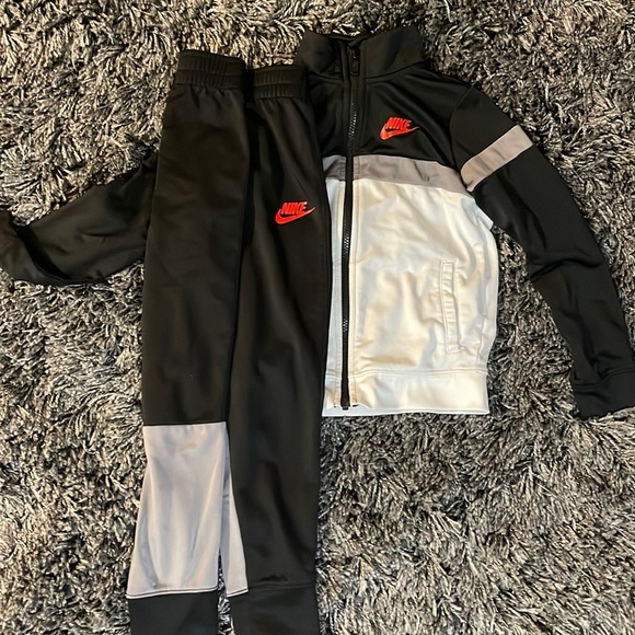 Kids Nike Set - Picture 1 of 1